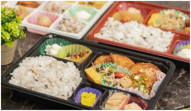 お弁当の調理、盛付、調理補助写真