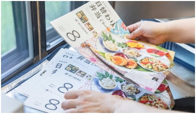 軽作業、DMチラシ折り写真